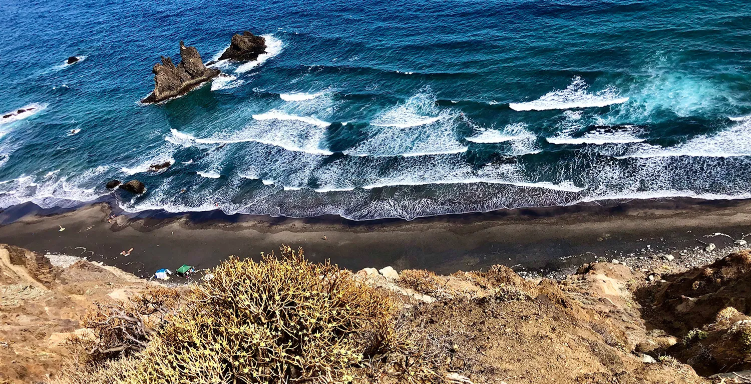 Tenerife: enodružinska hiša na vrhu klifa